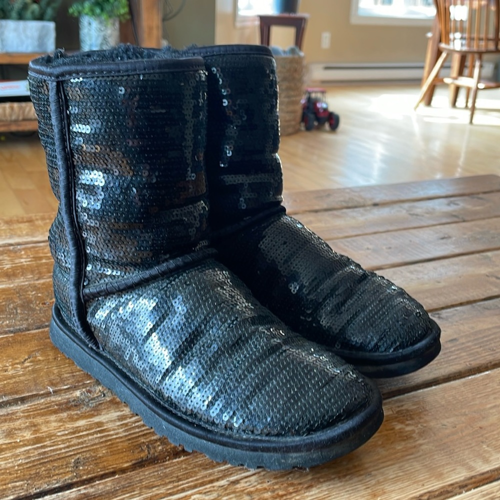 UGG Australia- sparkle black boots size 5